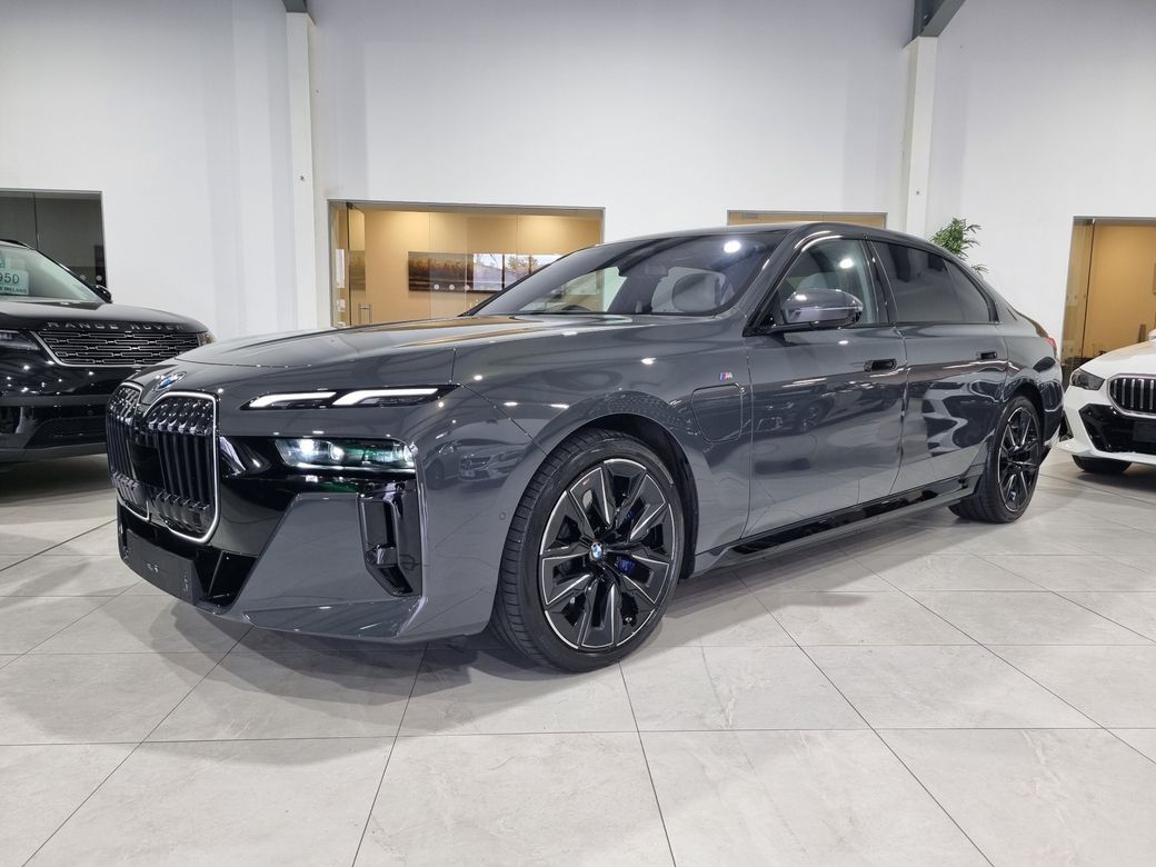 Image for 2025 BMW 7 Series STUNNING COLOUR COMBO