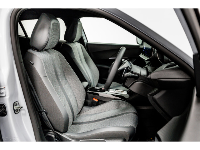 Image for 2025 Peugeot 2008 Allure Hybrid Auto 145HP