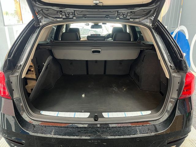 Image for 2019 BMW 3 Series 2019 BMW 320D TOURING LUXURY 2.0 AUTOMATIC / CRUISE CONTROL / REVERSE CAMERA / ELECTRIC MEMORY & HEATED SEATS AND MORE