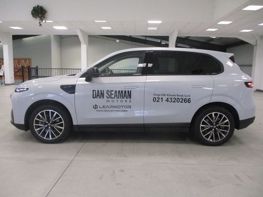 Image for 2026 Leapmotor B10 Design BEV 67 1KWH 434KM 5