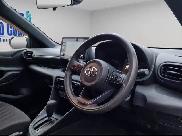 Image for 2020 Toyota Yaris 1.5 AUTOMATIC * HYBRID * NEW MODEL * REVERSE CAMERA * CARPLAY / ANDROID * CRUISE CONTROL * 