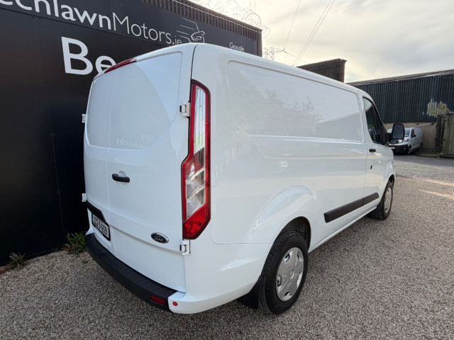 Image for 2022 Ford Transit Custom TREND 2.0 TDCI SWB // PRICE EXCL. VAT // WET BELT/TIMING BELT JUST REPLACED // 07/27 CVRT // ONE OWNER // AIR CON, CRUISE AND APPLE CARPLAY/ANDROID AUTO // FULL SERVICE HISTORY // 
