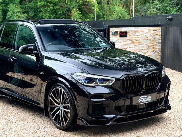 Image for 2023 BMW X5 2023 (231) BMW X5 45E MSPORT PRO EDITION *SKY LOUNGE