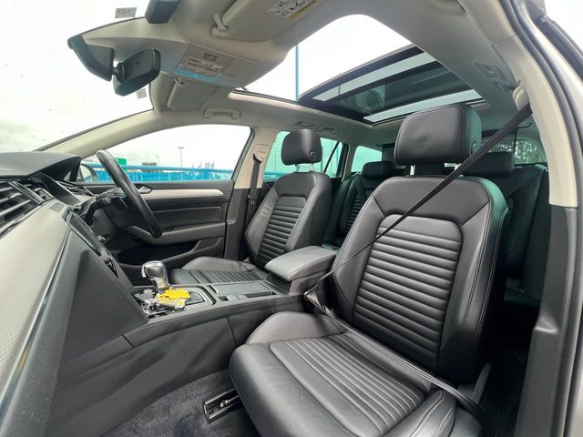 Image for 2016 Volkswagen Passat GTE 1.4 PLUG-IN HYBRID AUTO // TILT & SLIDE PAN ROOF // DRIVER MASSAGE SEAT // 360 SURROUND PARKING SENSORS