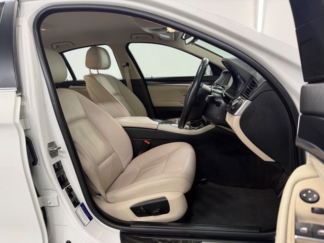 Image for 2016 BMW 5 Series **SE MODEL **2 KEYS **MULTIPLE SERVICE HISTORY **HEATED CREAM LEATHER SEATS **ELECTRIC FRONT SEATS **LED HEADLIGHTS AND TAILIGHTS **MULTI FUNCTION STEERING WHEEL **CRUISE CONTROL **DUAL DGITAL CLIMATE