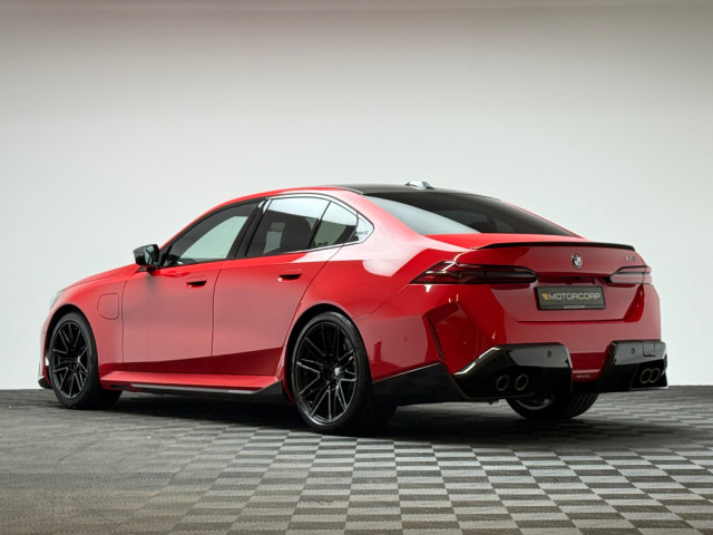 Image for 2025 BMW M5 M5 4.4 PHEV 727HP HELLROT RED