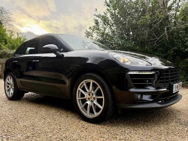 Image for 2015 Porsche Macan 2.0 PETROL 4 WHEEL DRIVE
