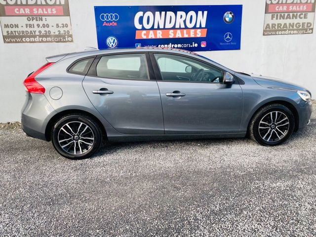 Image for 2019 Volvo V40 D2 (120hp) Momentum Edition