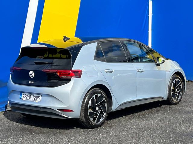 Image for 2022 Volkswagen ID.3 PRO LIFE 58KWH // HEATED SEATS // 18" PRO ALLOYS // DIGITAL CLUSTER