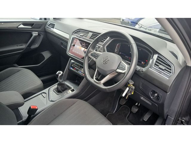 Image for 2024 Volkswagen Tiguan Allspace Life 2.0 TDI 150 HP **REAR VIEW CAMERA, APP CONNECT, 