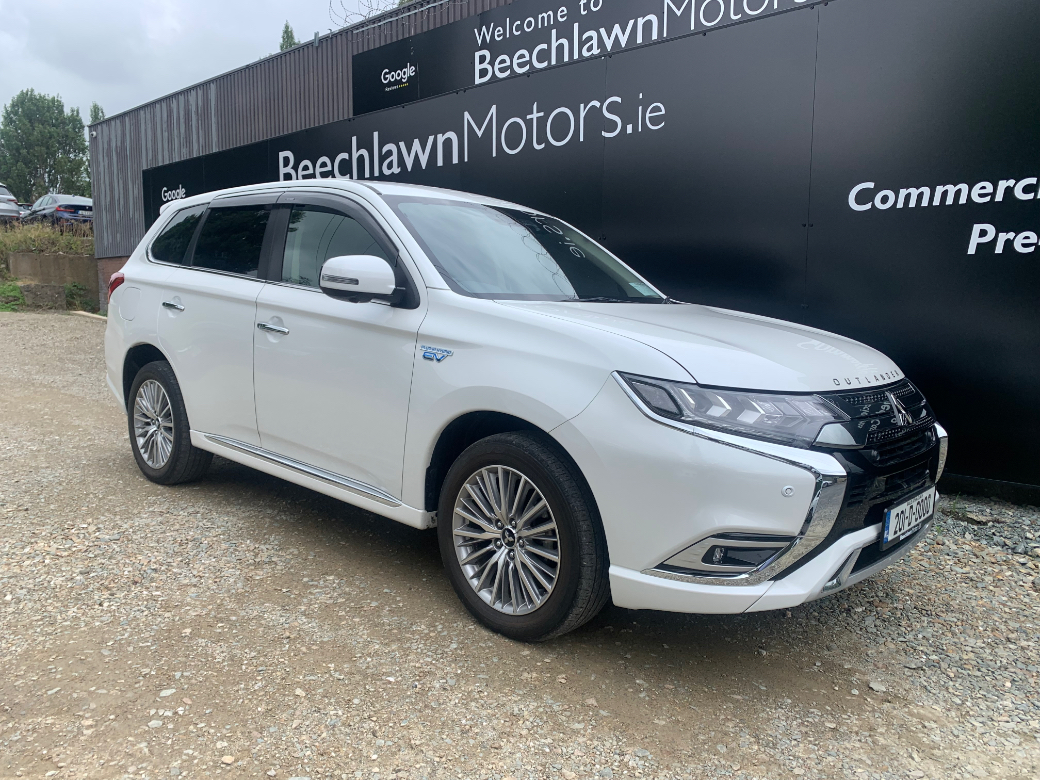 Image for 2020 Mitsubishi Outlander 2.4 PHEV 4WD AUTO // 2 YEARS NCT // LOW MILEAGE // STUNNING EXAMPLE // HALF LEATHER / ALCANTARA SEATS, REVERSE CAMERA AND ELECTRIC TAILGATE // 
