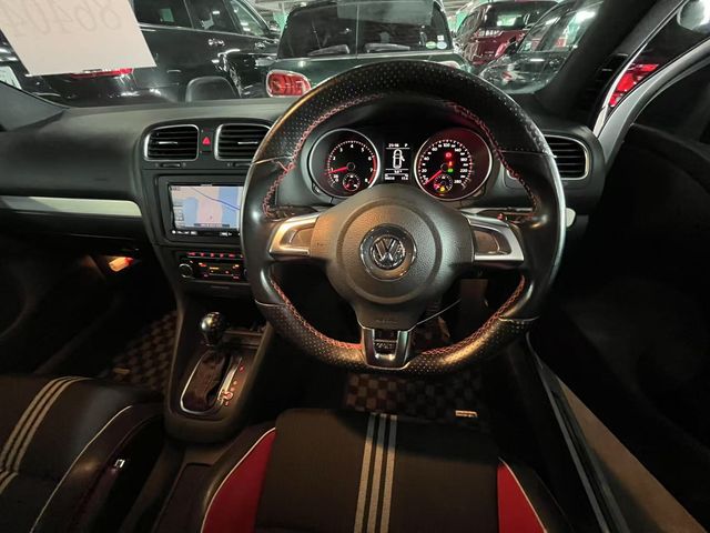 Image for 2011 Volkswagen Golf MK6 GTI Adidas Edition