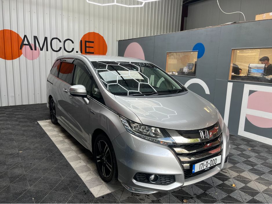 Image for 2017 Honda Odyssey €20950 2017 HONDA ODYSSEY HYBRID ABSOLUTE 2.0 AUTOMATIC / CRUISE CONTROL / REVERSE CAMERA / HEATED SEATS / 7 SEATS / AUTOMATIC DOORS AND MORE