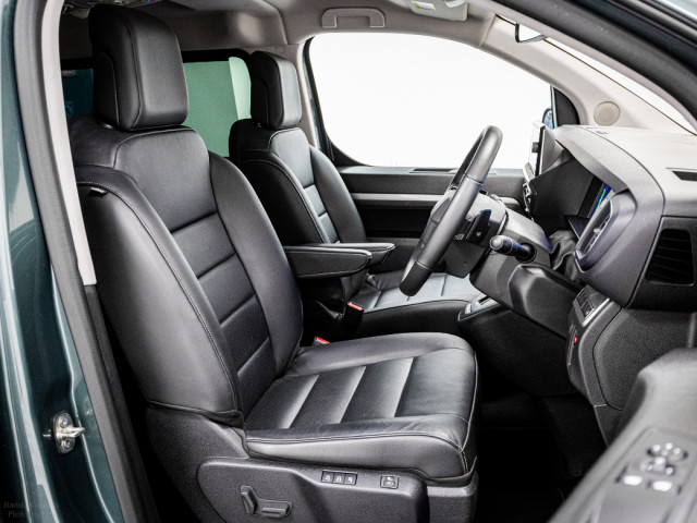 Image for 2025 Peugeot Traveller **Stunning Colour - Leather seats**E-Allure 75kWh 135HP - 8 Seats MWB