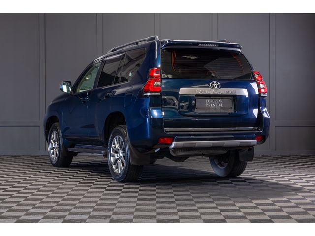 Image for 2022 Toyota Landcruiser 5 Seat N1 Crewcab