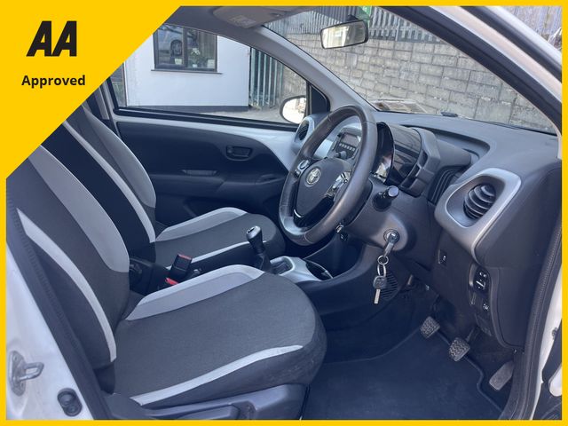 Image for 2015 Toyota Aygo 1.0 5DR X-PLAY 4DR FREE DELIVERY 