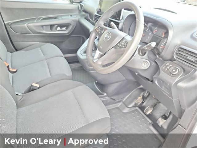 Image for 2024 Opel Combo Komfort 2300 L2H1 1.5D 100PS 6 Speed