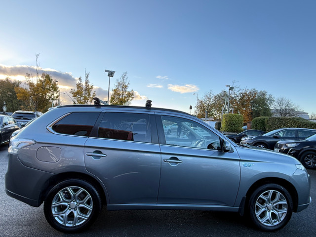 Image for 2015 Mitsubishi Outlander 2.0 GX4H PHEV AUTO *HIGH SPEC*
