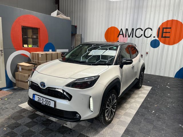 Image for 2021 Toyota Yaris Cross 2021 TOYOTA YARIS CROSS HYBRID Z 1.5 AUTOMATIC / CRUISE CONTROL / PARKING CAMERA / ELECTRIC SEATS AND MORE