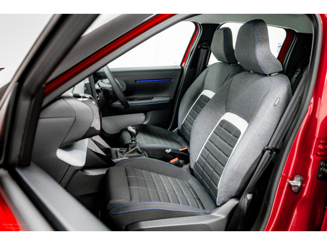 Image for 2026 Citroen C3 Plus 1.2 Petrol 100HP - Two Tone