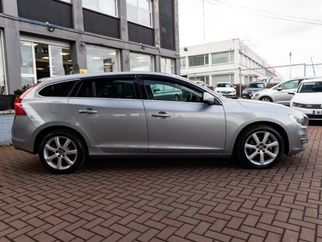 Image for 2016 Volvo V60 2.0D4 SE LUXURY 5DR ESTATE AUTOMATIC // BUY WITH CONFIDENCE AA AND SIMI APPROVED DEALER 2025 // FINANCE ARRANGED // ALL TRADE INS WELCOME // 