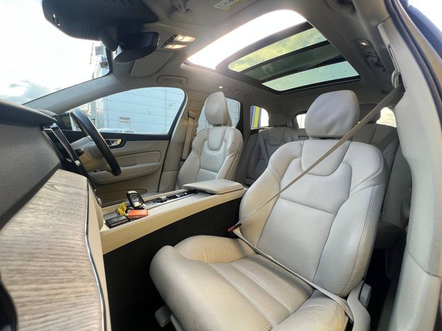 Image for 2023 Volvo XC60 T6 PLUS DARK AWD 2.0 HYBRID ** HIGH SPEC ** // PANORAMIC SUNROOF // LEATHER HEATED SEATS // 360 PARKING CAMERAS