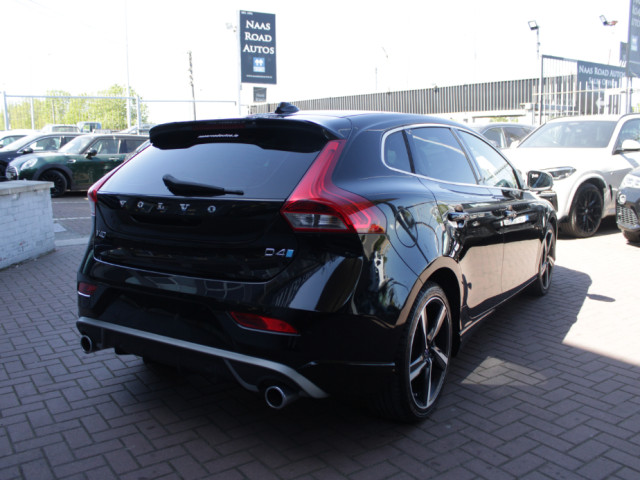 Image for 2016 Volvo V40 2.0 D4 AUTO 5DR R-DESIGN PAN-ROOF AUTO
