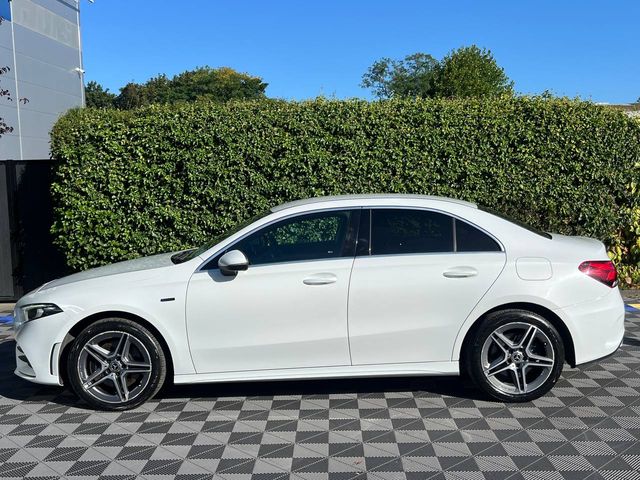 Image for 2021 Mercedes-Benz A Class A250e AMG-LINE 1.3 HYBRID // 18" DIAMOND CUT ALLOYS // REVERSE CAMERA // CRUISE CONTROL