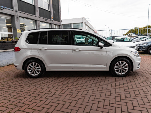 Image for 2016 Volkswagen Touran 2016 Volkswagen Touran 1.4 Petrol Automatic