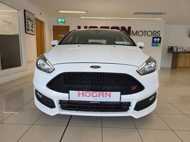 Image for 2016 Ford Focus ST2 2.0 250PS 5DR H/B