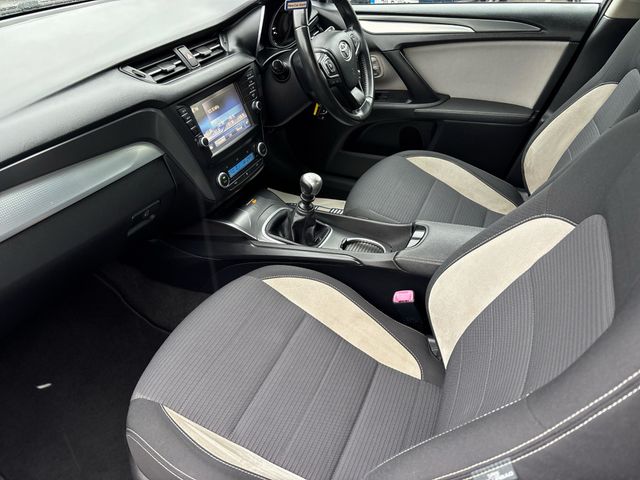 Image for 2016 Toyota Avensis 1.6 D LUNA NAV 4DR