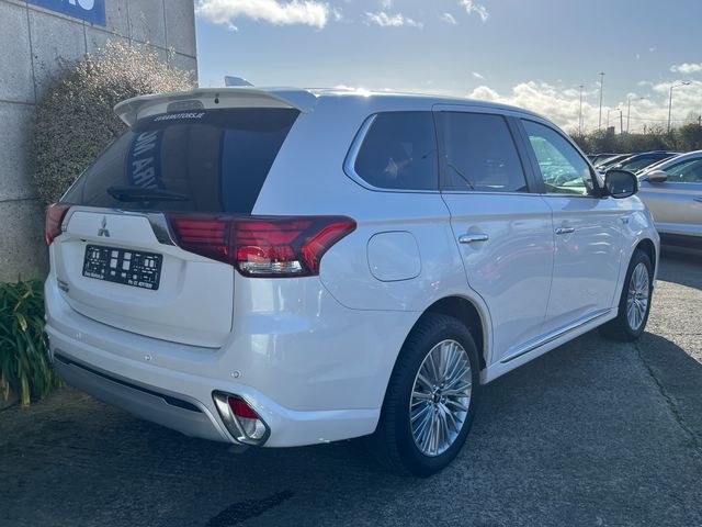 Image for 2019 Mitsubishi Outlander G PREMIUM 4WD AUTOMATIC PLUG IN HYBRID 2.4 PETROL //REVERSE CAMERA//FULL LEATHER HEATED SEATS//ADAPTIVE CRUISE CONTROL//KEYLESS ENTRY//