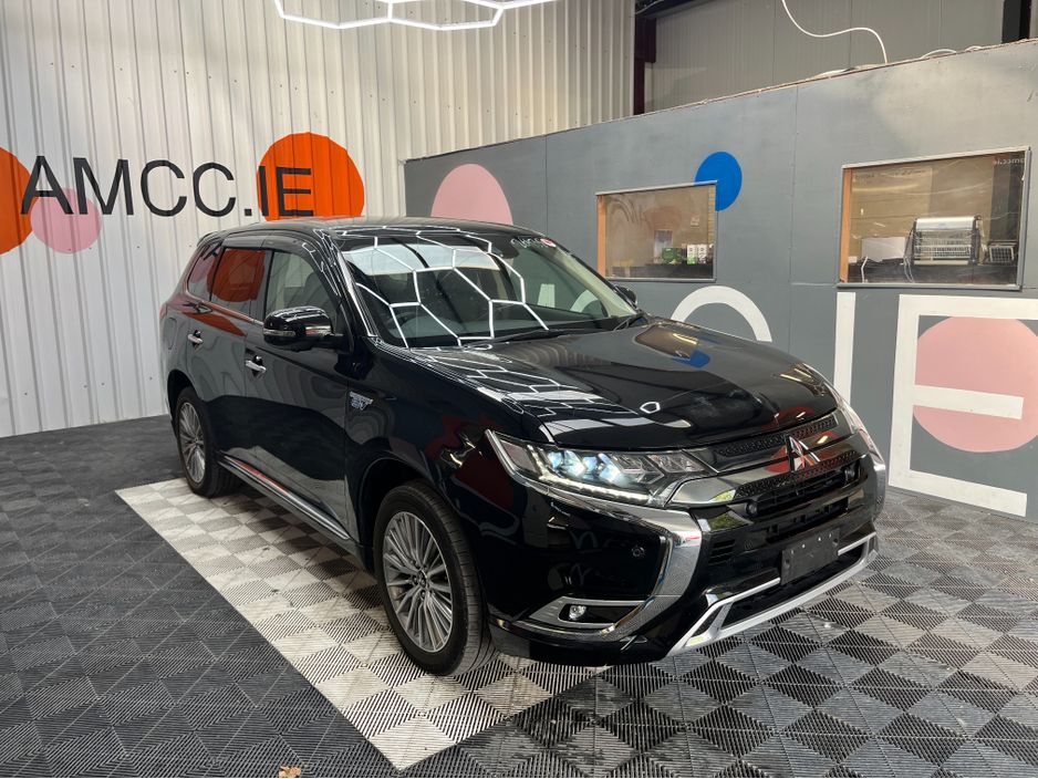 Image for 2020 Mitsubishi Outlander OUTLANDER 2.4 HYBRID / 62k KMs / HEATED SEATS & WHEEL , REVERSE CAMERA , ADAPTIVE CRUISE & MORE