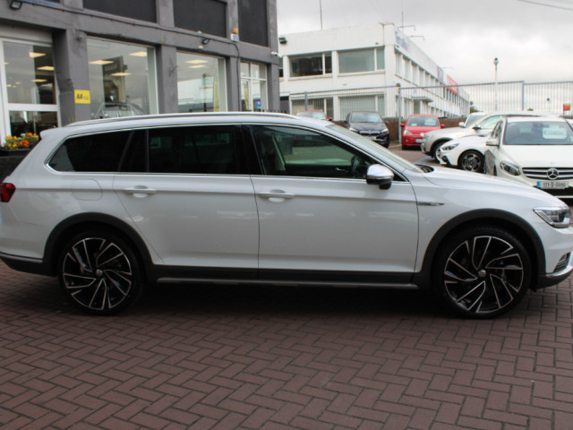 Image for 2020 Volkswagen Passat 2.0TDI ALLTRACK 4MOTION(4WD) ELEGANCE LINE 5DR EST AUTO // MEGA SPEC WITH ONLY 95000KM // FULL HEATED LEATHER // BUY WITH CONFIDENCE AA AND SIMI APPROVED DEALER 2025 // FINANCE ARRANGED /