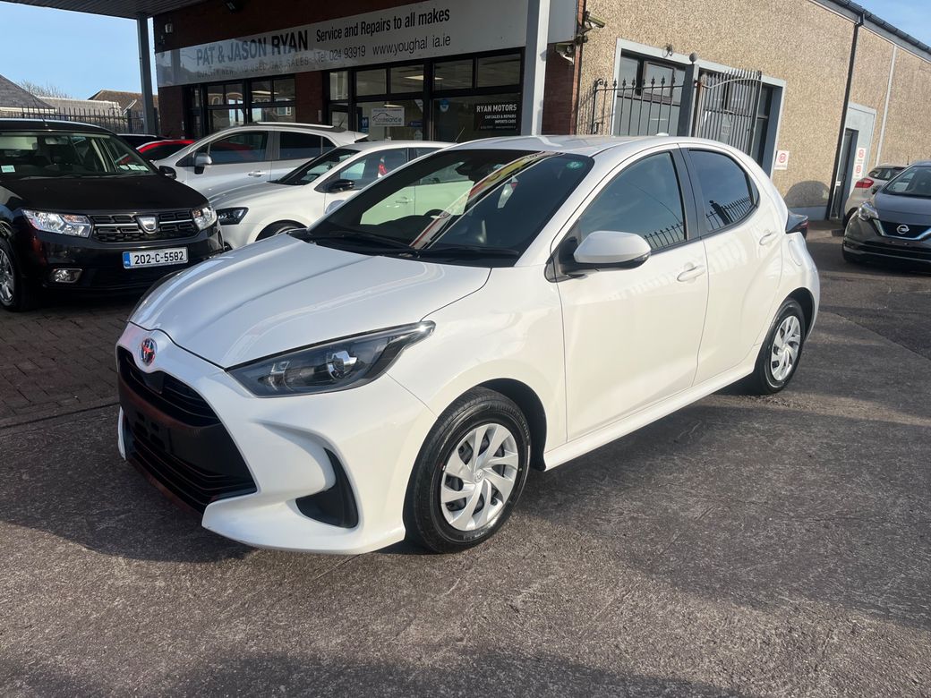Image for 2022 Toyota Yaris Hybrid automatic 