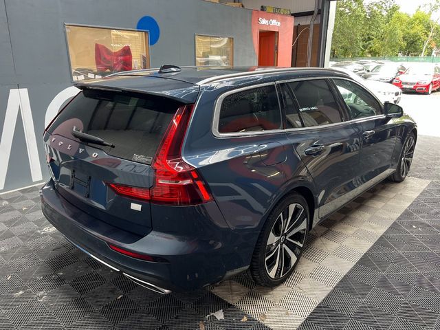 Image for 2021 Volvo V60 2021 VOLVO V60 T6 PLUG-IN 2.0 AUTOMATIC / CRUISE CONTROL / PANORAMIC SUNROOF / ELECTRIC MEMORY & HEATED SEATS / HEATED STEERING WHEEL / APPLE CARPLAY AND MORE
