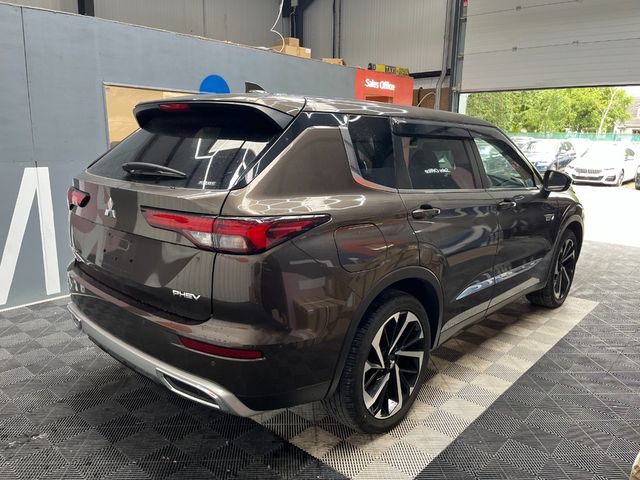 Image for 2022 Mitsubishi Outlander 2022 MITSUBISHI OUTLANDER PHEV G 2.4 AUTOMATIC / CRUISE CONTROL / PARKING CAMERA / ELECTRIC MEMORY & HEATED SEATS / PADDLE SHIFTERS / 7 SEATS OPTION / HEATED STEERING WHEEL AND MORE