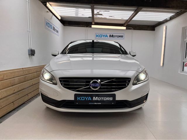 Image for 2017 Volvo V60 2.0 D4 SE LUXURY DIESEL 190BHP AUTOMATIC // FULL LEATHER ELECTRIC SEATS // REVERSING CAMERA // CRUISE CONTROL // LANE ASSIST // COLLISION WARNING SYSTEM // LOW KMS // TOP SPEC // UPGRADED SPORT ALLOYS