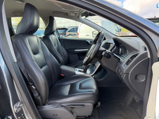 Image for 2017 Volvo XC60 AUTOMATIC. 2.0 D4 SE NAV 190BHP * FULL LEATHER / HEATED SEATS * 