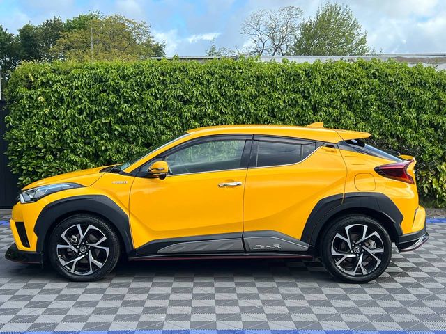 Image for 2018 Toyota C-HR 1.8 HYBRID AUTO // 18" DIAMOND CUT ALLOYS // HALF LEATHER HEATED SEATS // PARKING SENSORS