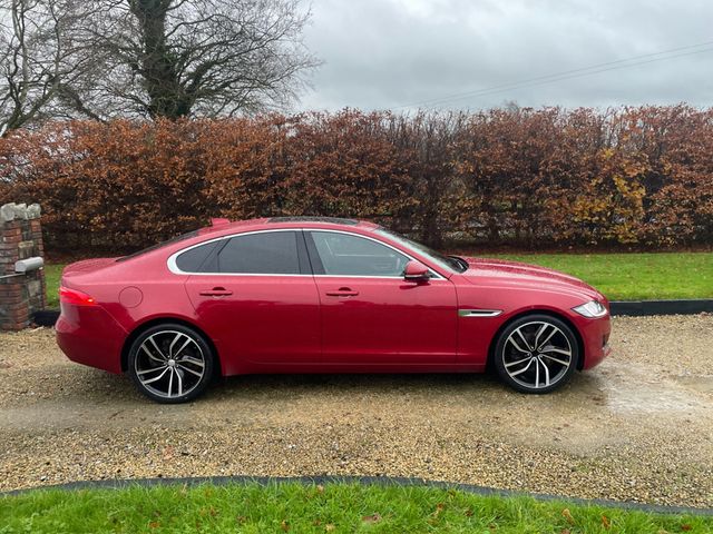 Image for 2016 Jaguar XF 2.0 D PRESTIGE 163PS 4DR AUTO SALOON.
