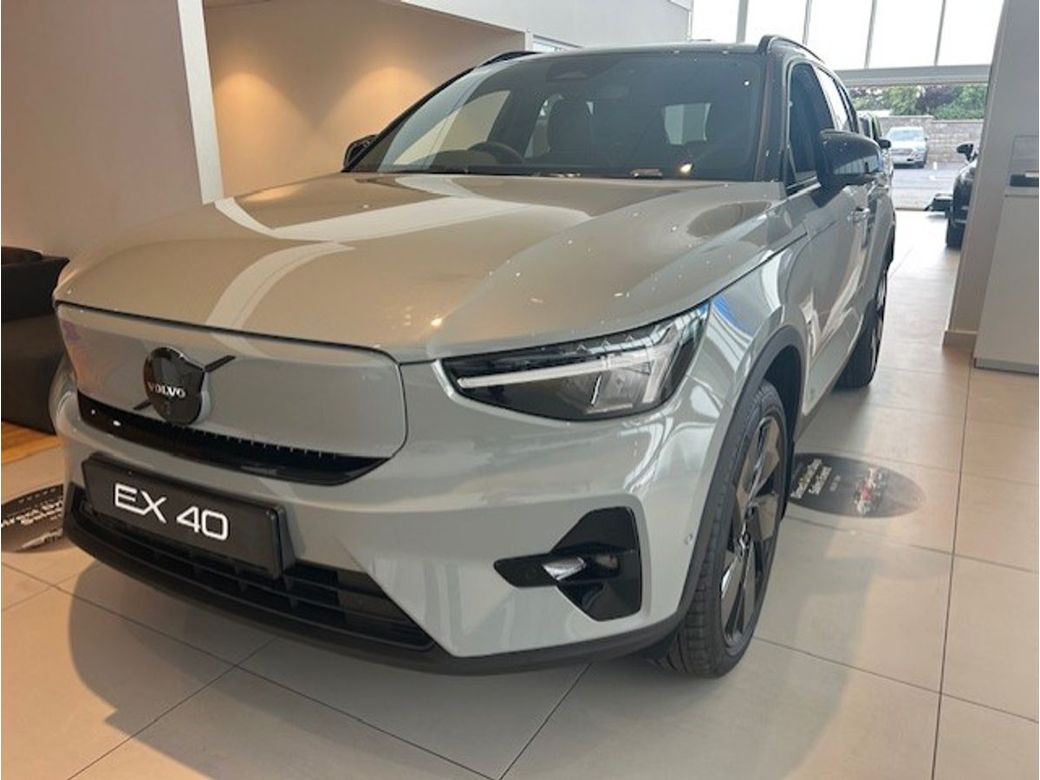 Image for 2025 Volvo Ex40 EX40 Plus Extended Range Black eddition