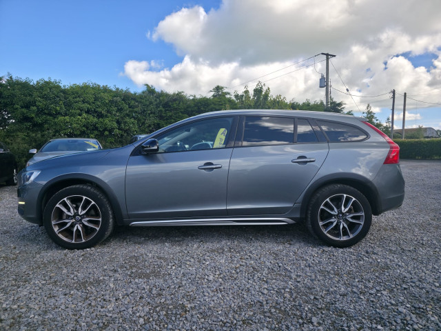 Image for 2018 Volvo V60 Cross Country 