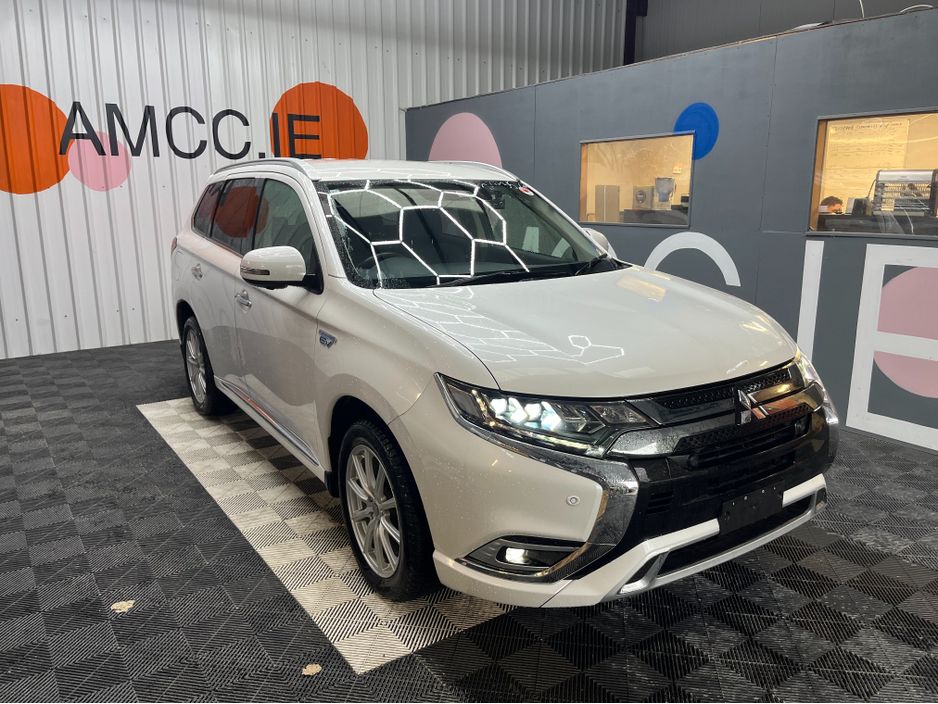 Image for 2019 Mitsubishi Outlander ONLY €20950! 2019 MITSUBISHI OUTLANDER 2.4L HYBRID / 79K KMS / ADAPTIVE CRUISE CONTROL, HEATED SEATS, REVERSE CAMERA & MORE