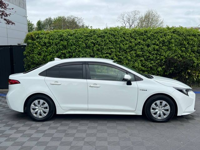Image for 2020 Toyota Corolla 1.8 HYBRID // ADAPTIVE CRUISE CONTROL // DIGITAL CLIMATE CONTROL // REVERSE CAMERA