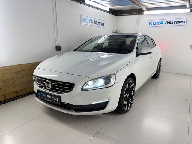 Image for 2017 Volvo S60 2.0 D4 DYNAMIC PRO 190 BHP DIESEL AUTOMATIC // FULL HEATED LEATHER // REVERSING CAMERA // CRUISE CONTROL // LANE ASSIST // COLLISION WARNING SYSTEM // UPGRADED SPORT ALLOYS