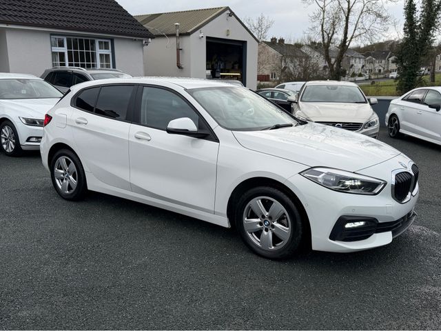 Image for 2020 BMW 1 Series 118D 2.0 DIESEL SPORT AUTOMATIC // LED MATRIX LIGHTING // LANE DEPARTURE ASSIST // PRO MEDIA PACK // CRUISE CONTROL // FRONT FOGS // SPORT ALLOYS