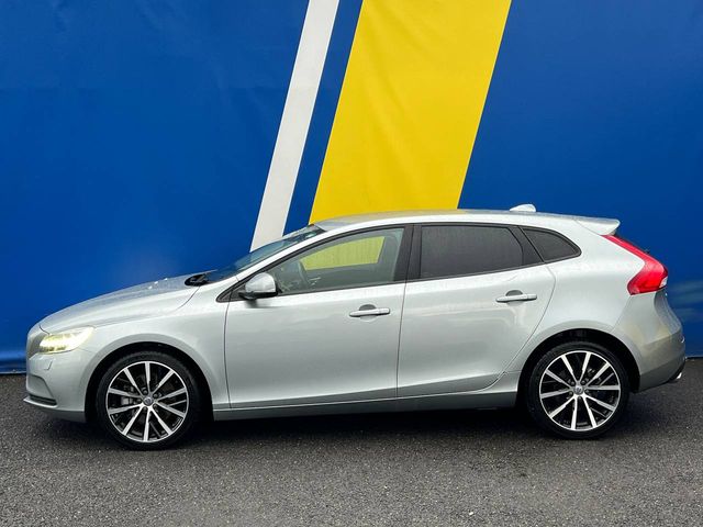 Image for 2018 Volvo V40 D4 AUTO DYNAMIC EDITION 2.0 D // HEATED SEATS // ADAPTIVE CRUISE CONTROL // REVERSE CAMERA 