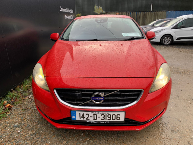 Image for 2014 Volvo V40 1.6 T4 180 BHP AUTO R-DESIGN // 12/26 NCT // LOW MILEATGE // GREAT CONDITION // UPGRADED ALLOY WHEELS, SPORT SEATS AND PARKING SENSORS // 