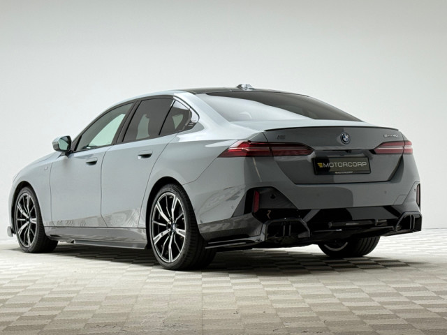 Image for 2024 BMW i5 40 M SPORT EDRIVE *PAN ROOF*